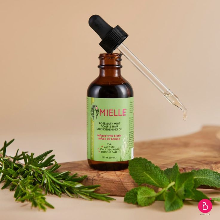 Mielle Rosemary Mint Scalp & Hair Strengthening Oil with Biotin